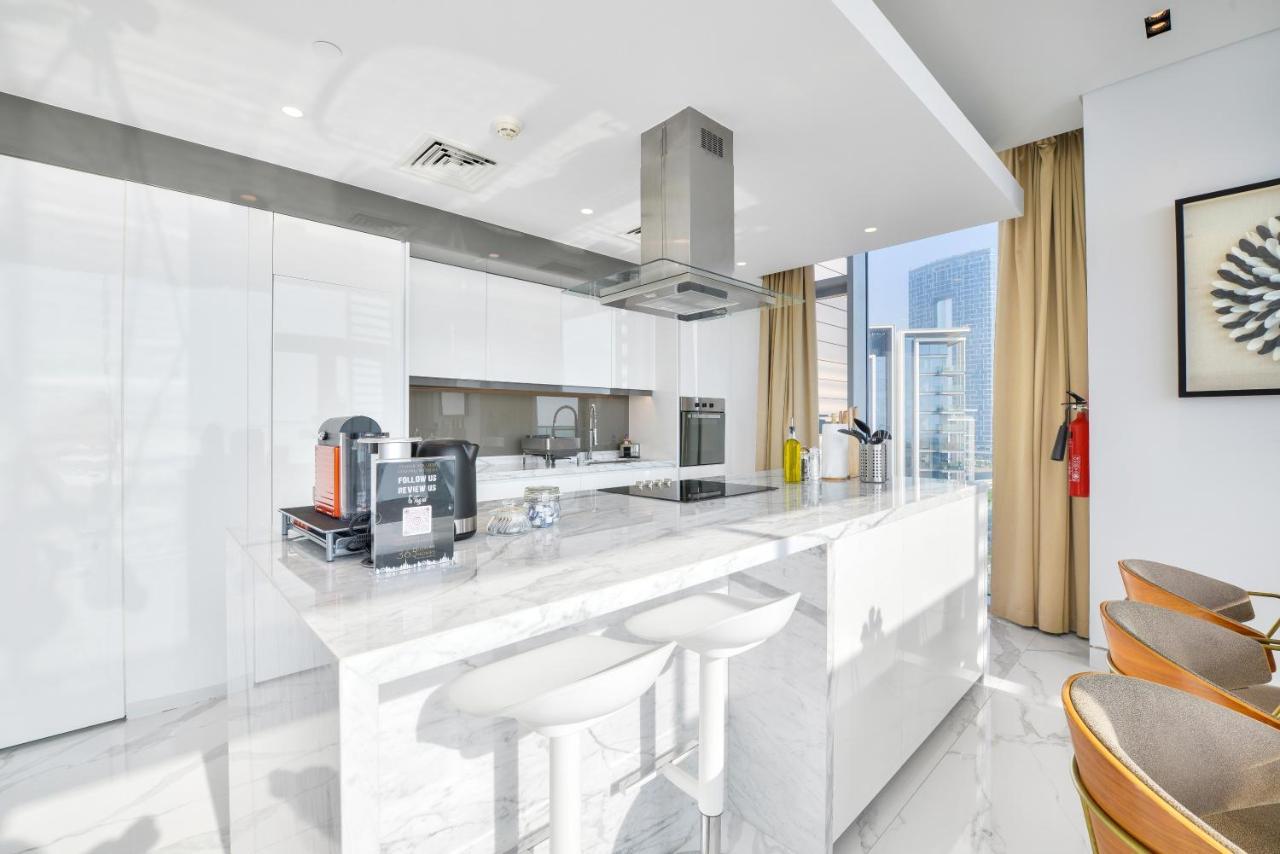 דובאי Luxe 3 Bedroom Oceanfront Apartment In The Heart Of Bluewaters Island מראה חיצוני תמונה